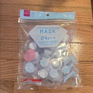 Daiso Compression Mask 24-Pack - Blue and White